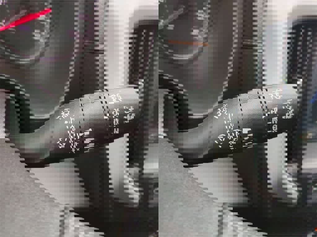 Used 2019 GMC Terrain SLE w/ Driver Convenience Package image 17