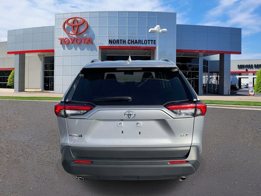 Used 2025 Toyota RAV4 XLE image 9