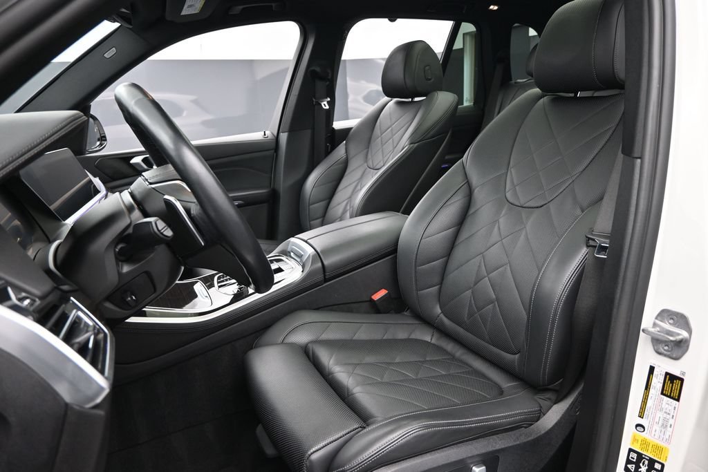 Used 2023 BMW X5 xDrive40i AWD/4WD image 16