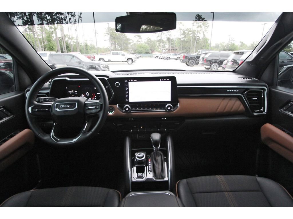 Used 2025 GMC Canyon AT4 image 12