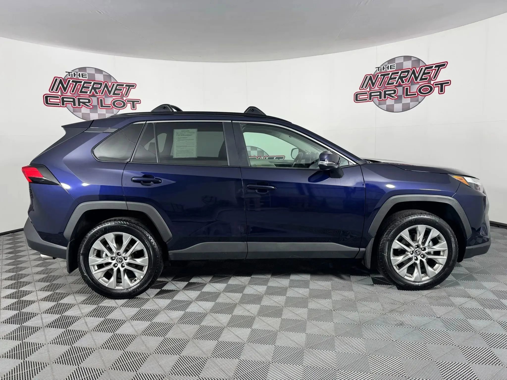 Used 2025 Toyota RAV4 XLE Premium w/ Weather Package AWD/4WD image 8