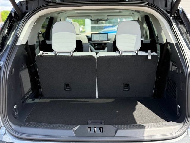 New 2026 Ford Explorer Platinum w/ LUX Leather Package AWD/4WD image 25