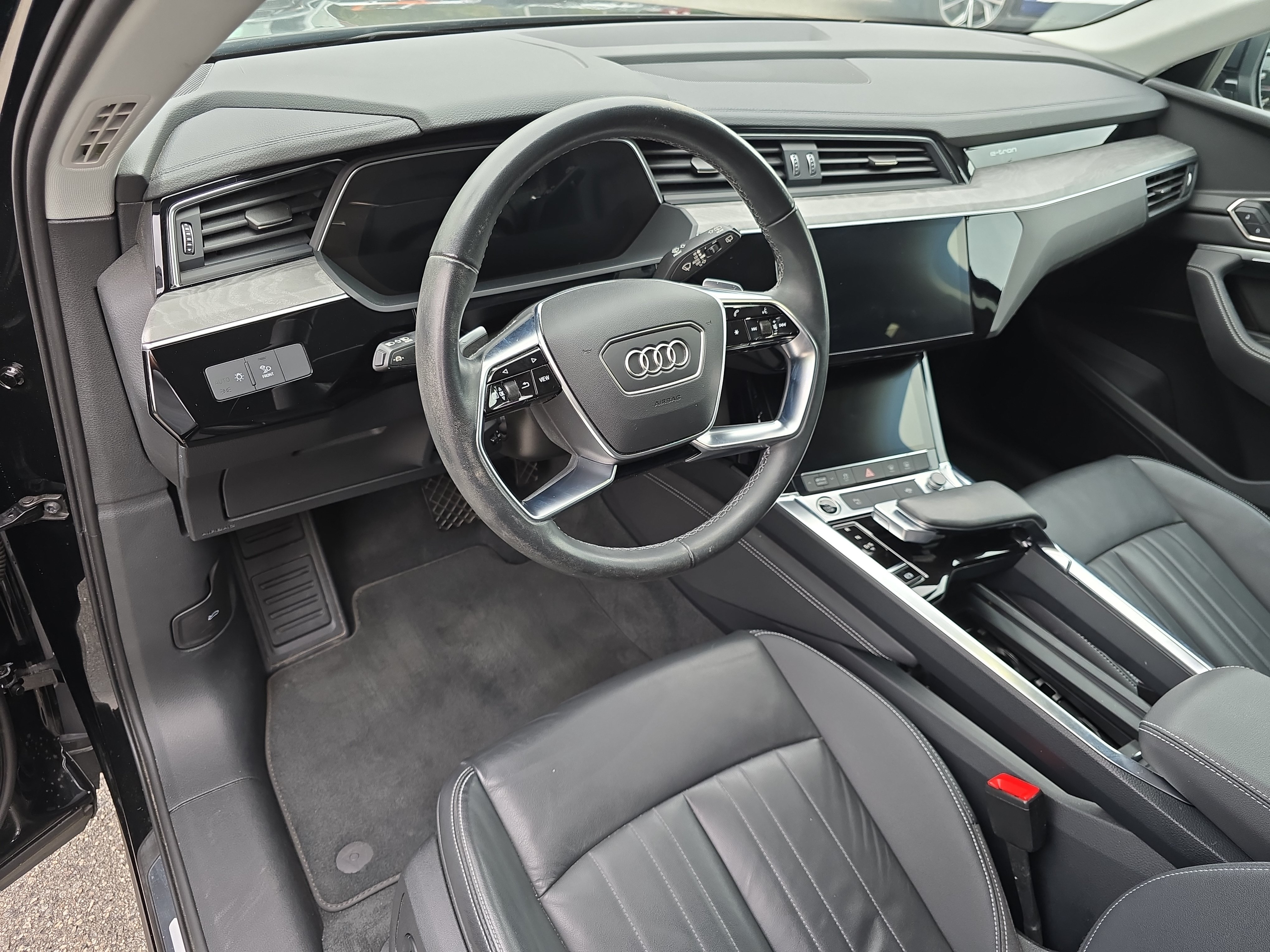 Used 2024 Audi Q8 e-tron Premium Plus AWD/4WD image 16
