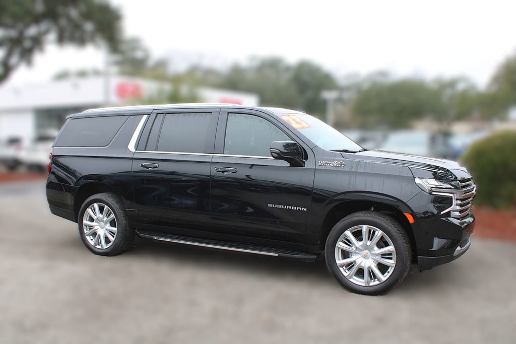 Used 2023 Chevrolet Suburban High Country image 4
