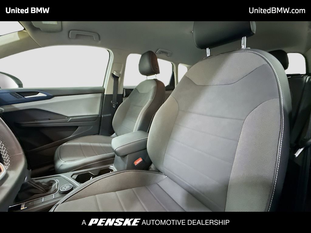Used 2022 Volkswagen Taos SE image 5