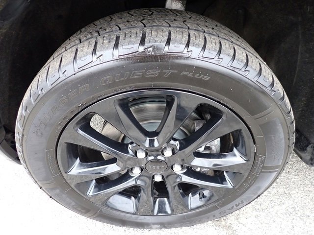 Used 2022 Jeep Grand Cherokee Laredo X image 11