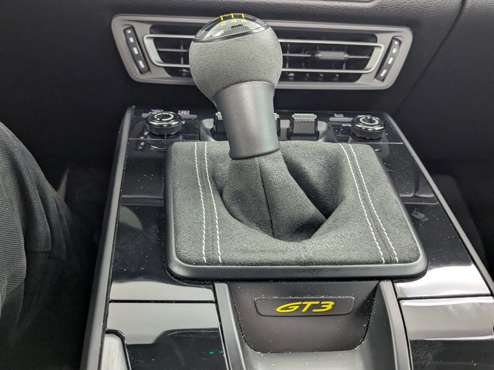 Certified 2022 Porsche 911 GT3 image 18