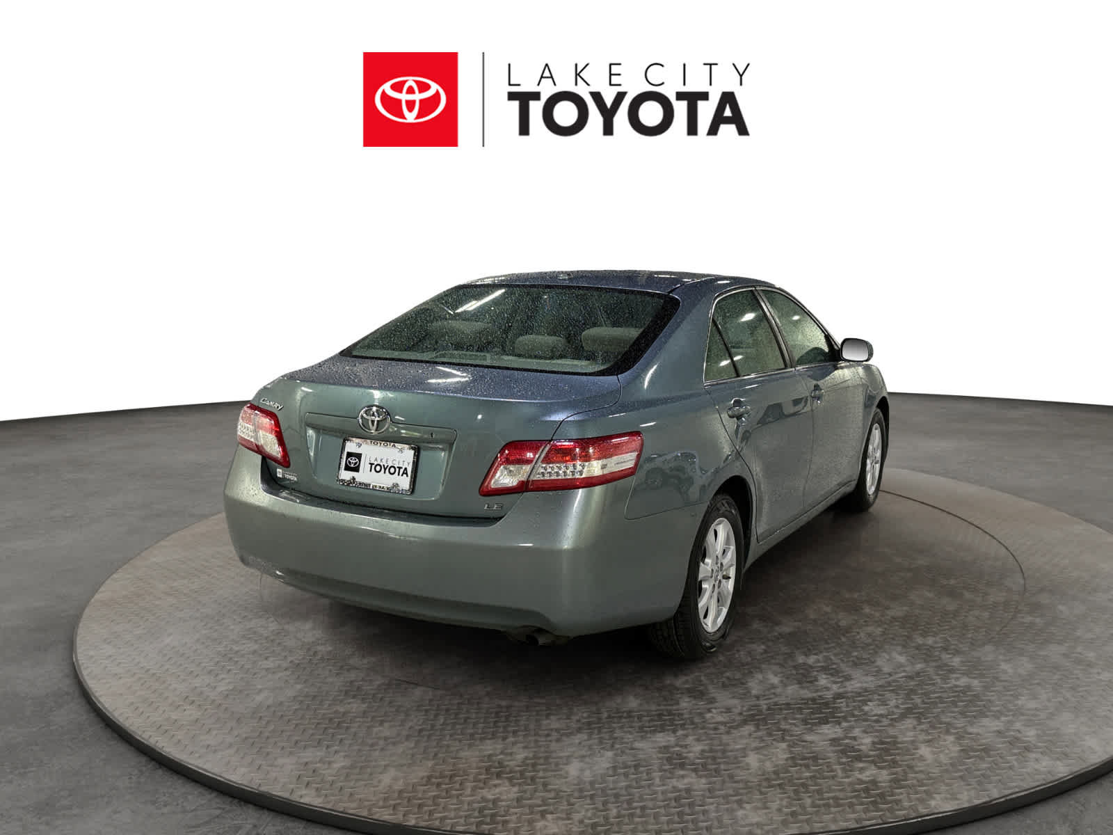 Used 2010 Toyota Camry LE FWD image 9