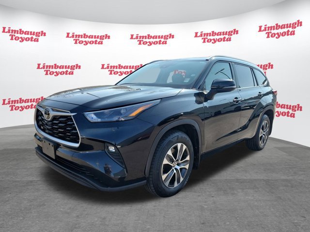 Used 2023 Toyota Highlander XLE image 28