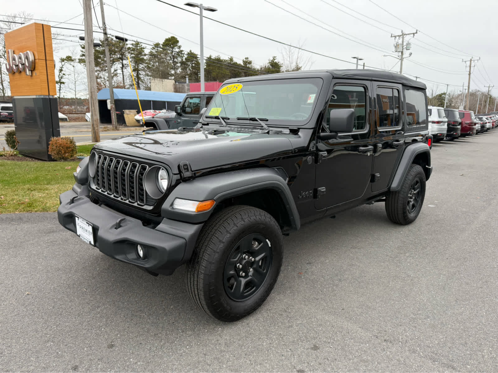 Used 2025 Jeep Wrangler Sport image 5