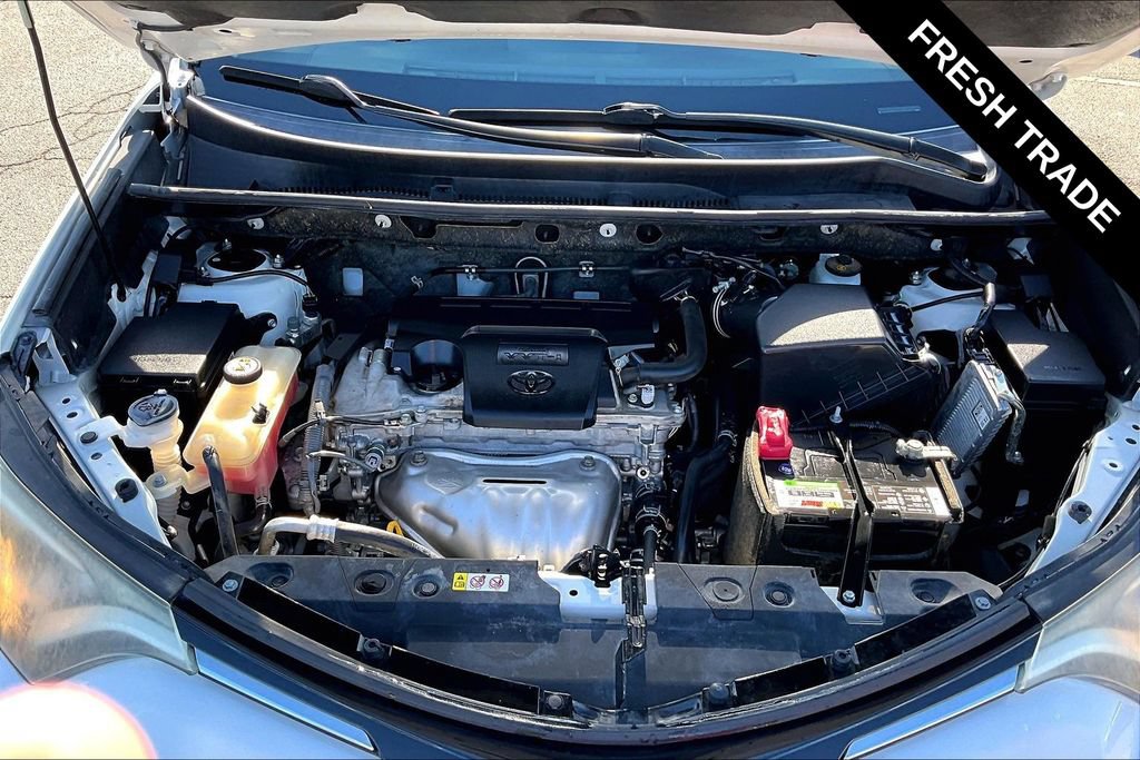 Used 2018 Toyota RAV4 LE AWD/4WD image 28