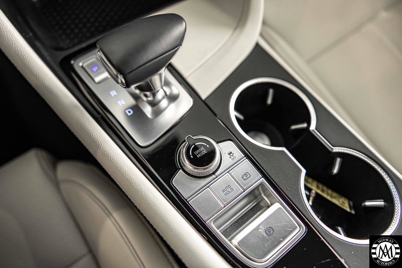 Used 2025 Genesis G70 2.5T RWD image 15