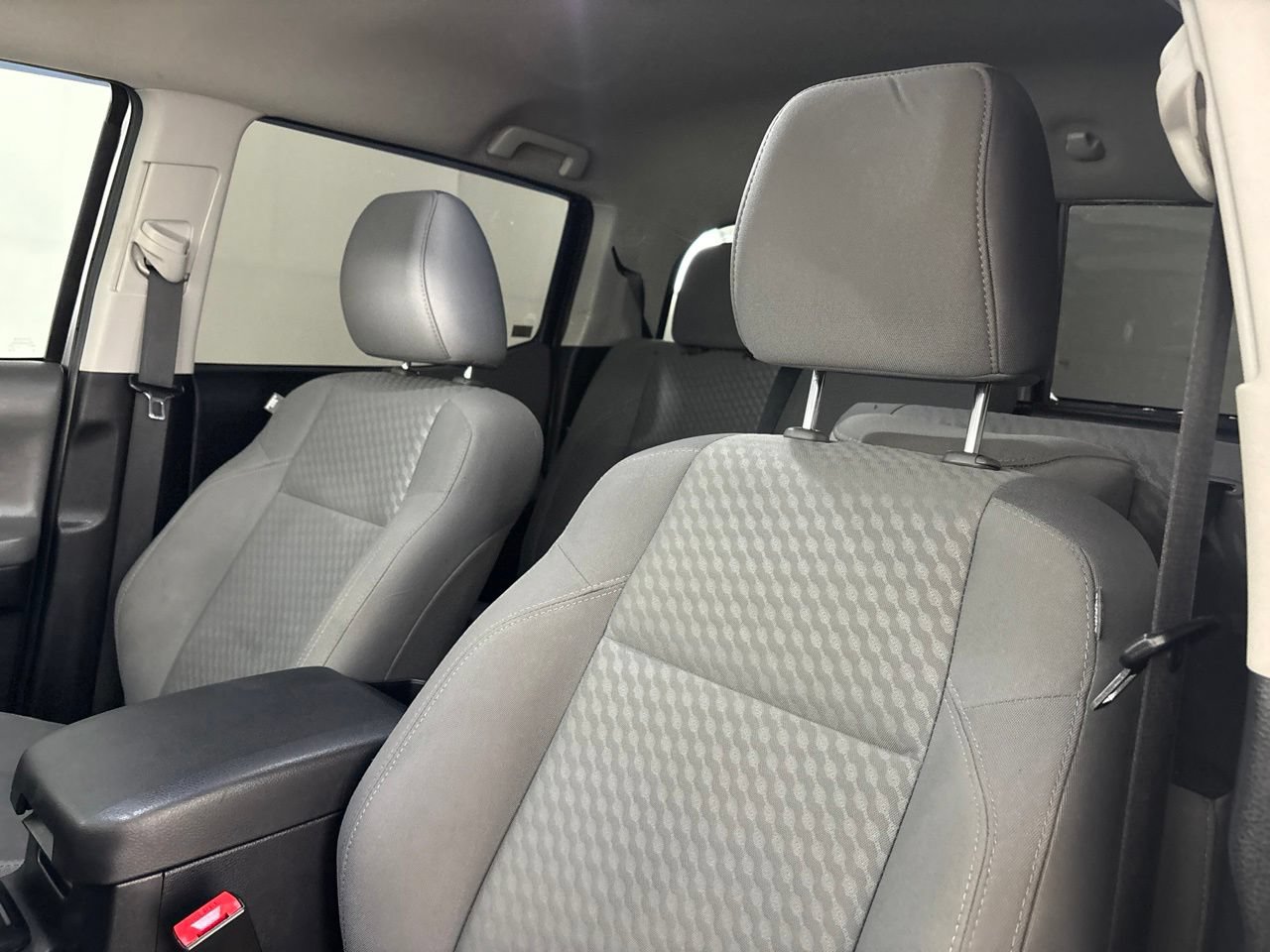 Used 2023 Toyota Tacoma SR w/ SR Convenience Package RWD image 8