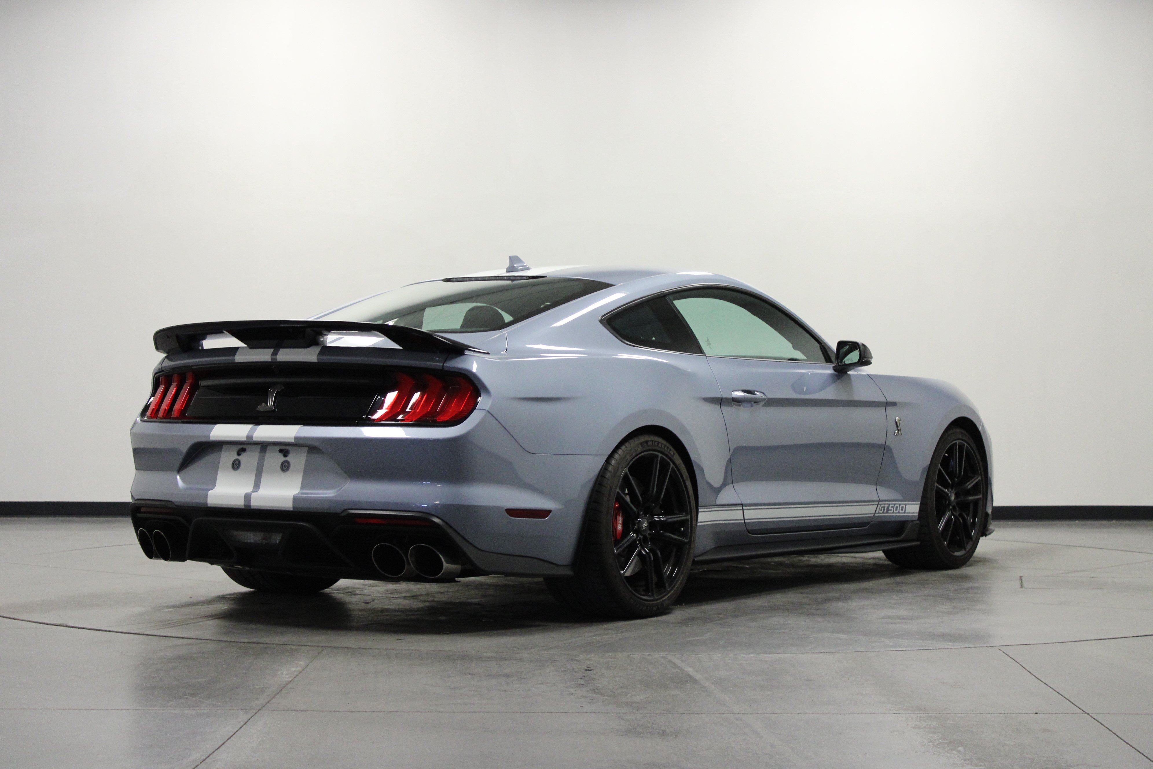 Used 2022 Ford Mustang Shelby GT500 w/ Technology Package RWD image 4