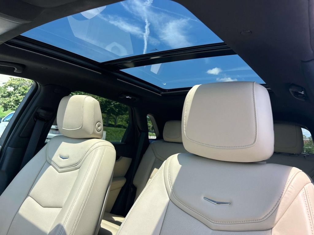 Used 2017 Cadillac XT5 Premium Luxury FWD image 35