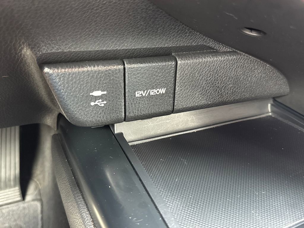 Used 2018 Toyota Camry SE image 34