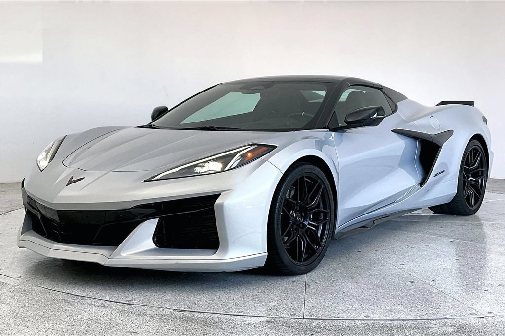 Used 2024 Chevrolet Corvette Z06 w/ Stealth Interior Trim Package RWD image 6