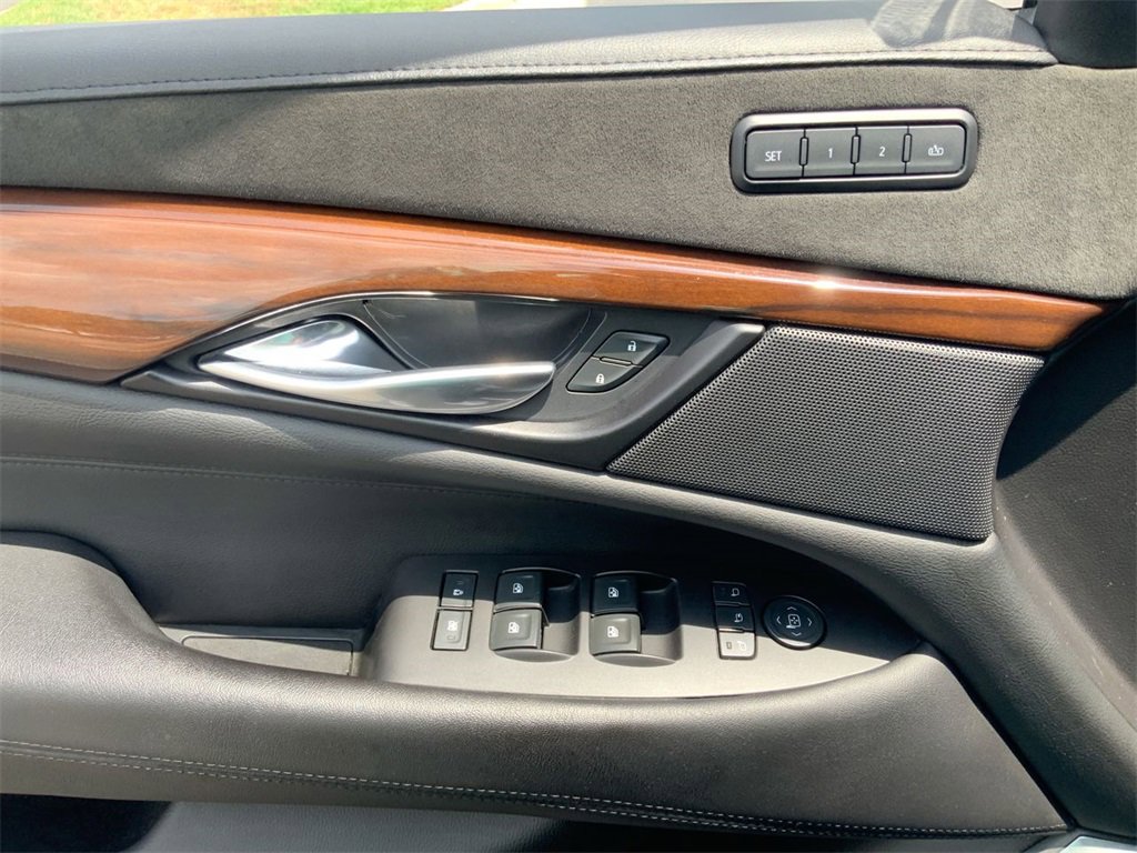 Certified 2020 Cadillac Escalade Luxury w/ Escalade Sport Edition image 23