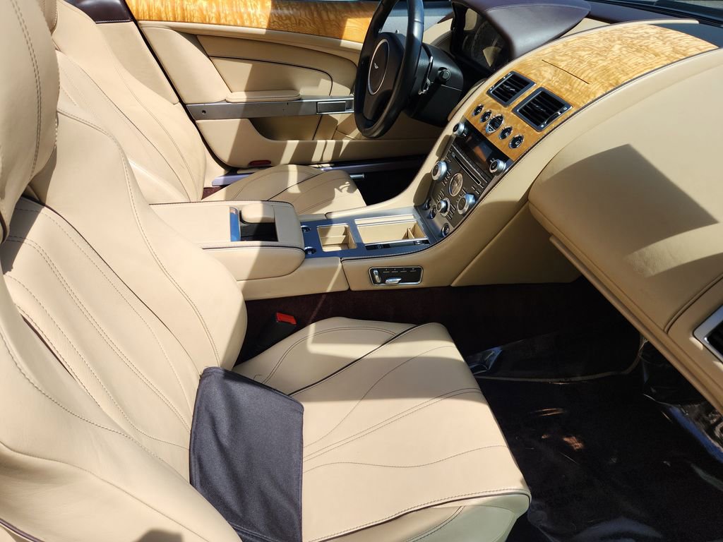 Used 2013 Aston Martin DB9 Volante RWD image 3