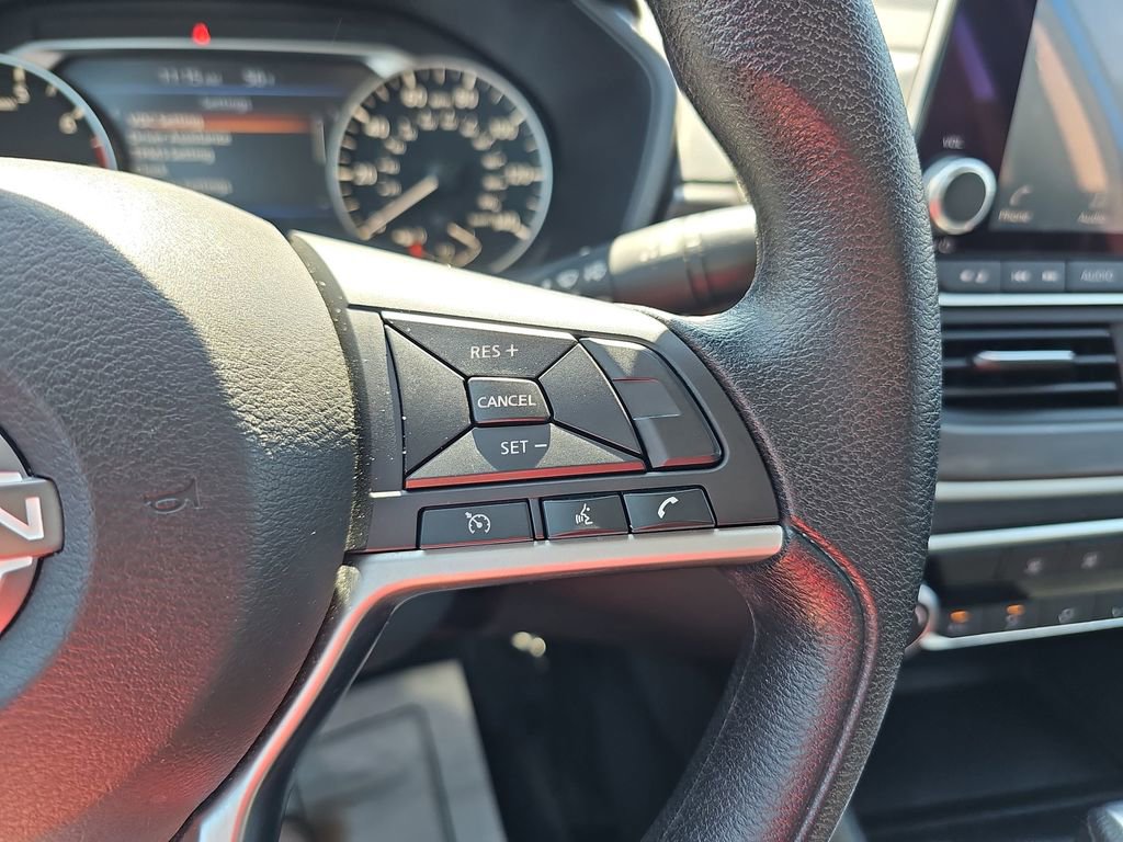 Used 2025 Nissan Altima 2.5 SV image 22