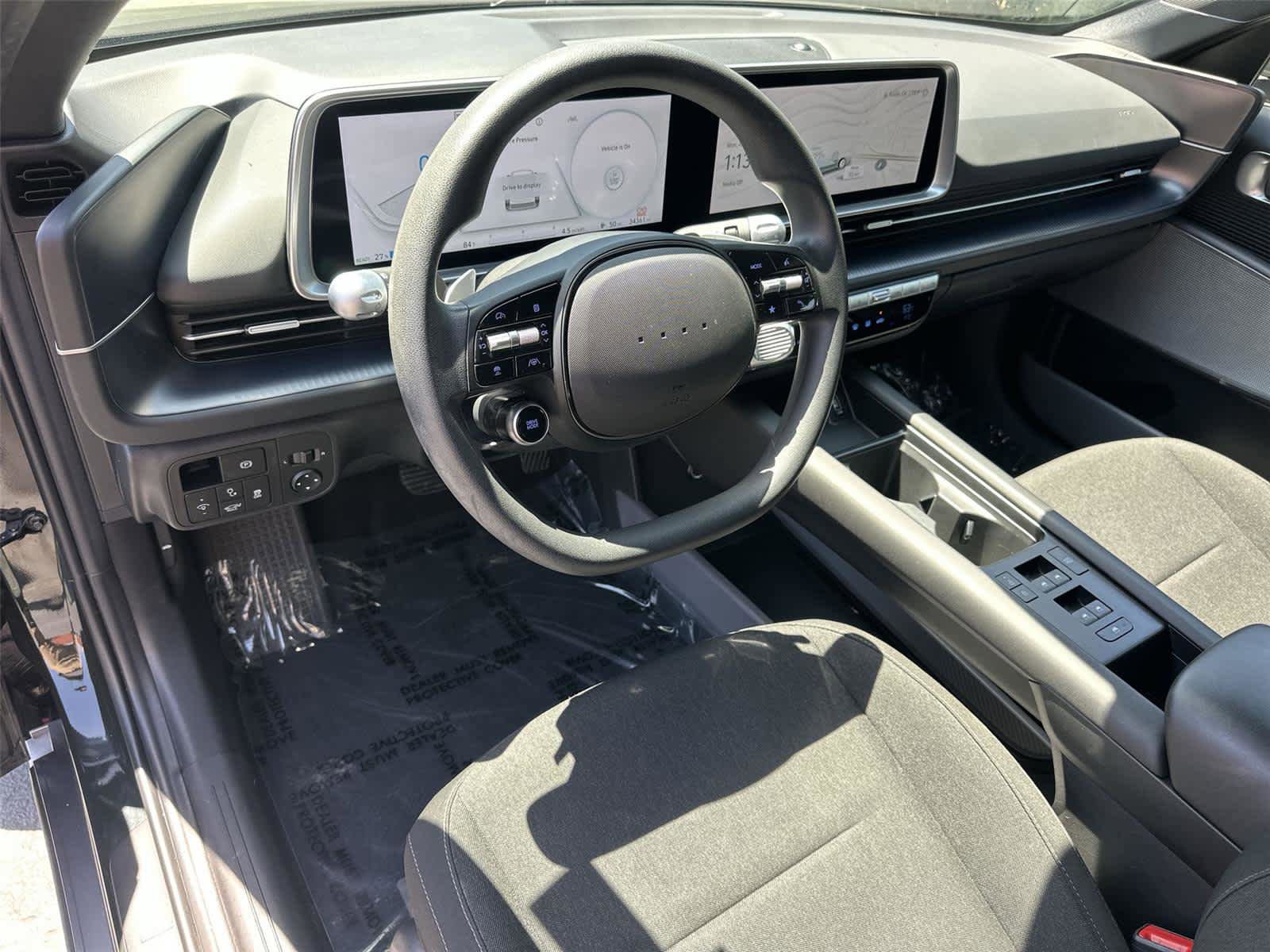 Used 2024 Hyundai Ioniq 6 SE RWD image 2