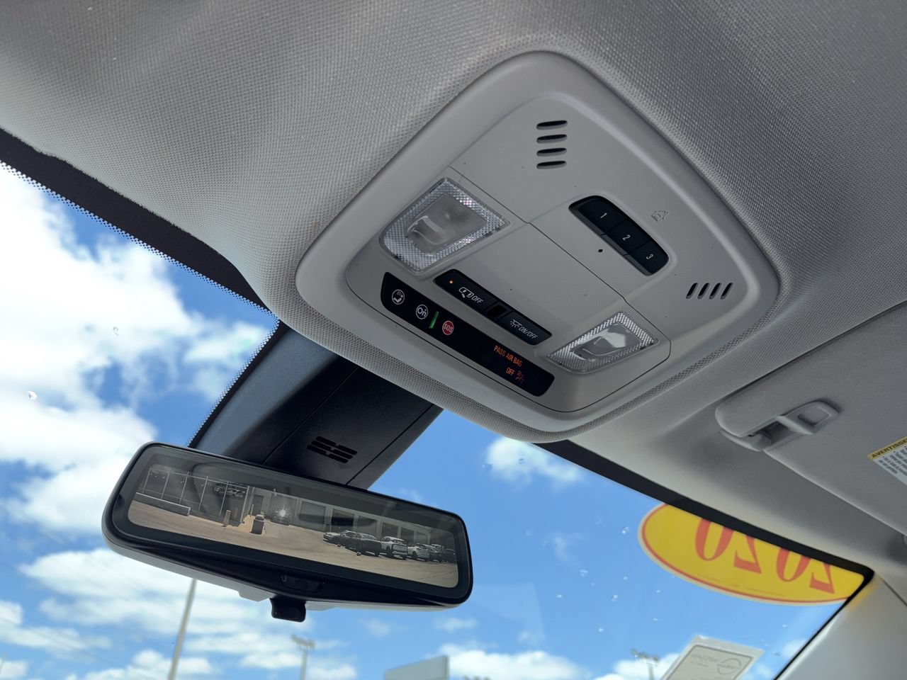 Used 2020 Chevrolet Traverse LT w/ LT Premium Package FWD image 15