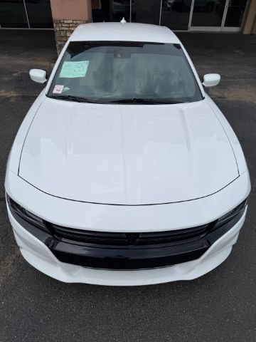 Used 2017 Dodge Charger R/T w/ Premium Group RWD image 9