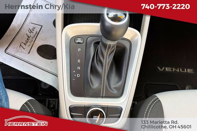 Used 2024 Hyundai Venue SEL FWD image 17