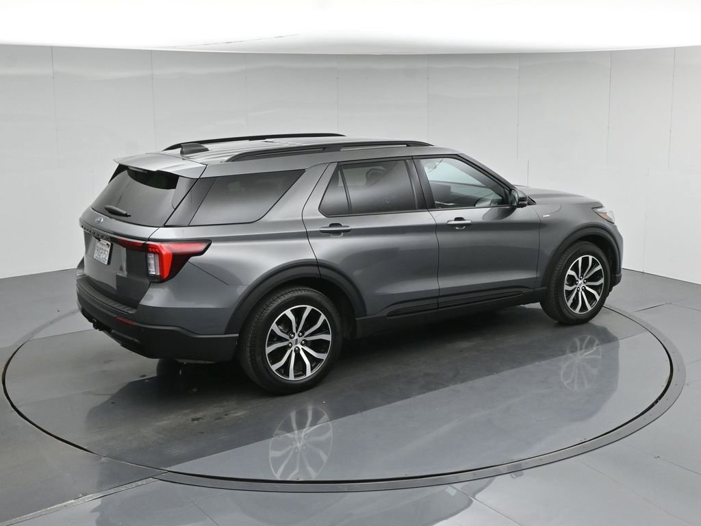 Used 2025 Ford Explorer ST-Line RWD image 46