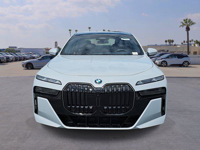 New 2026 BMW 750e xDrive w/ Executive Package image 2