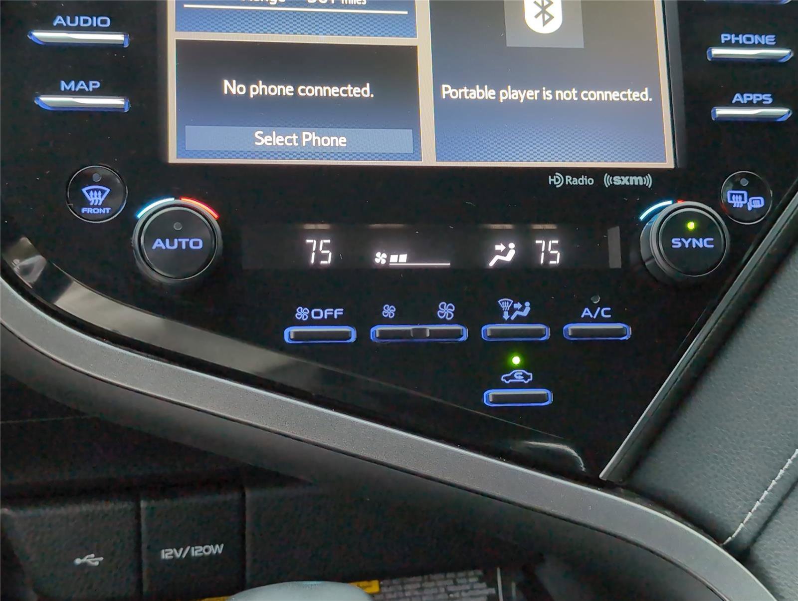 Used 2020 Toyota Camry XSE image 17