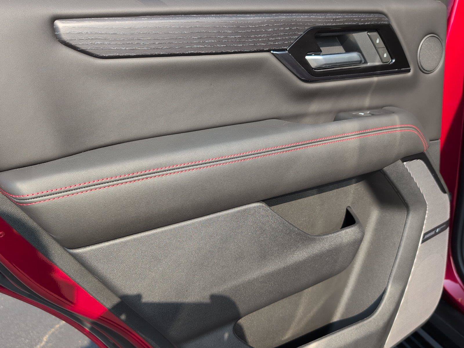 Certified 2025 GMC Yukon AT4 Ultimate AWD/4WD image 31