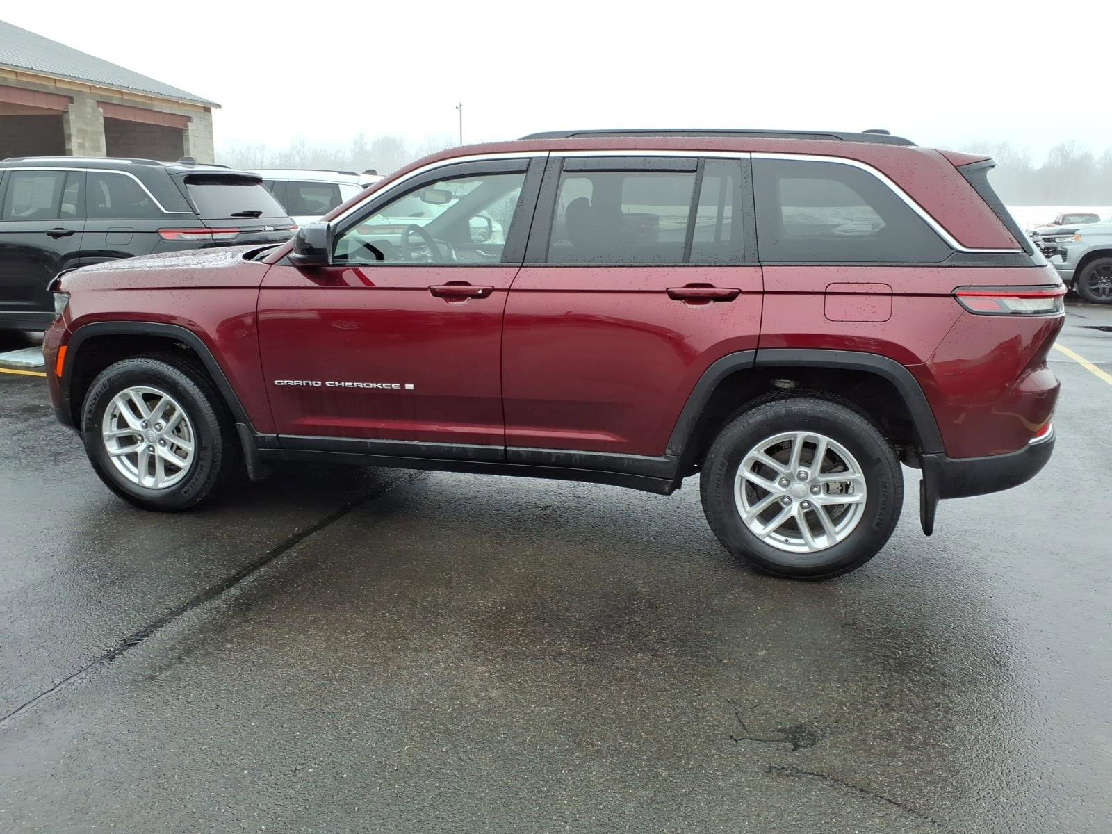 Used 2024 Jeep Grand Cherokee Laredo X w/ Luxury Tech Group I image 8