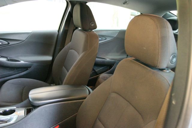 Used 2019 Chevrolet Malibu LT FWD image 17