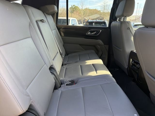 Used 2024 Chevrolet Suburban LT image 16