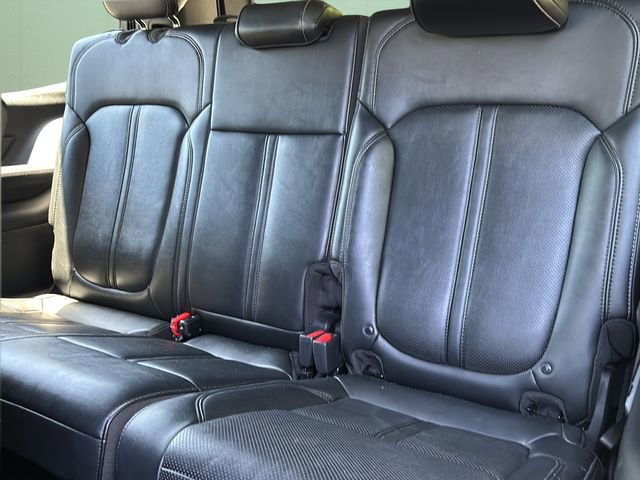 Certified 2024 Jeep Wagoneer Series II w/ Flexible Seating Group RWD image 23