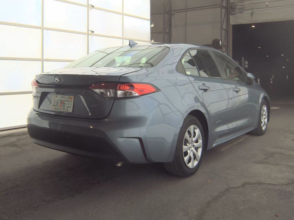 Used 2024 Toyota Corolla LE FWD image 5