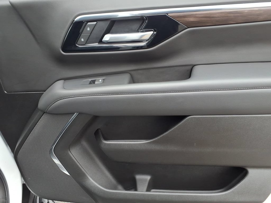 Used 2025 Chevrolet Tahoe LT AWD/4WD image 24