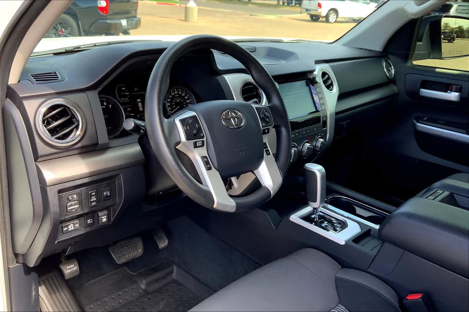 Used 2020 Toyota Tundra SR5 w/ SR5 Upgrade Package AWD/4WD image 18