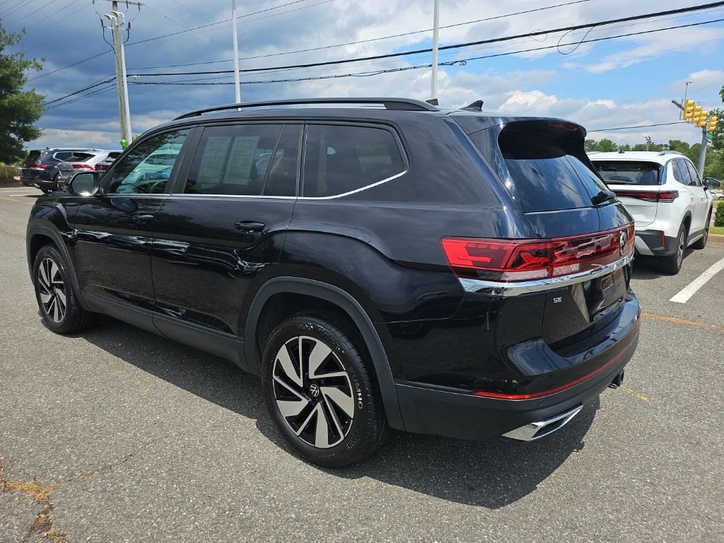 Used 2024 Volkswagen Atlas SE w/ Panoramic Sunroof Package AWD/4WD image 8