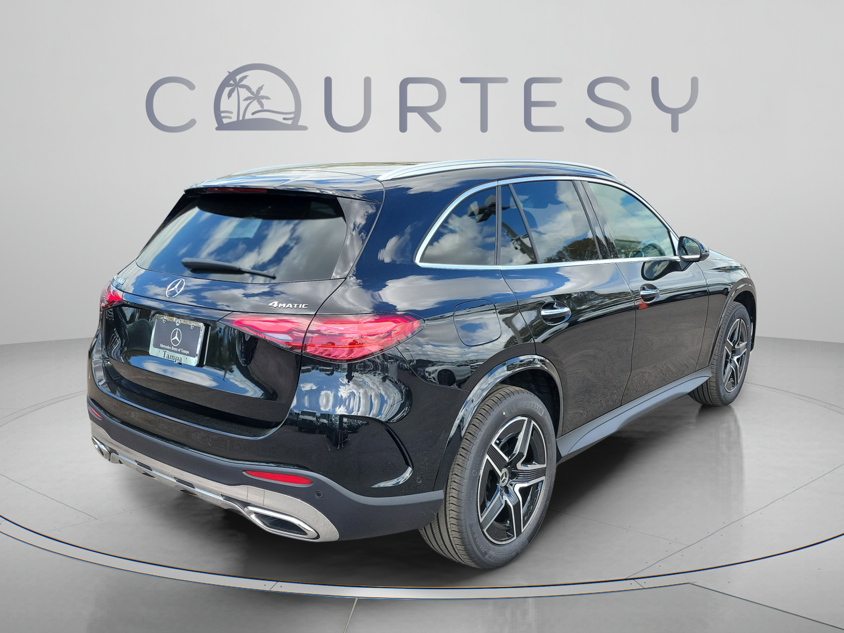 Certified 2026 Mercedes-Benz GLC 300 4MATIC image 4