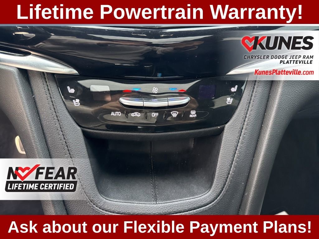 Used 2024 Cadillac XT6 Sport w/ Technology Package AWD/4WD image 29