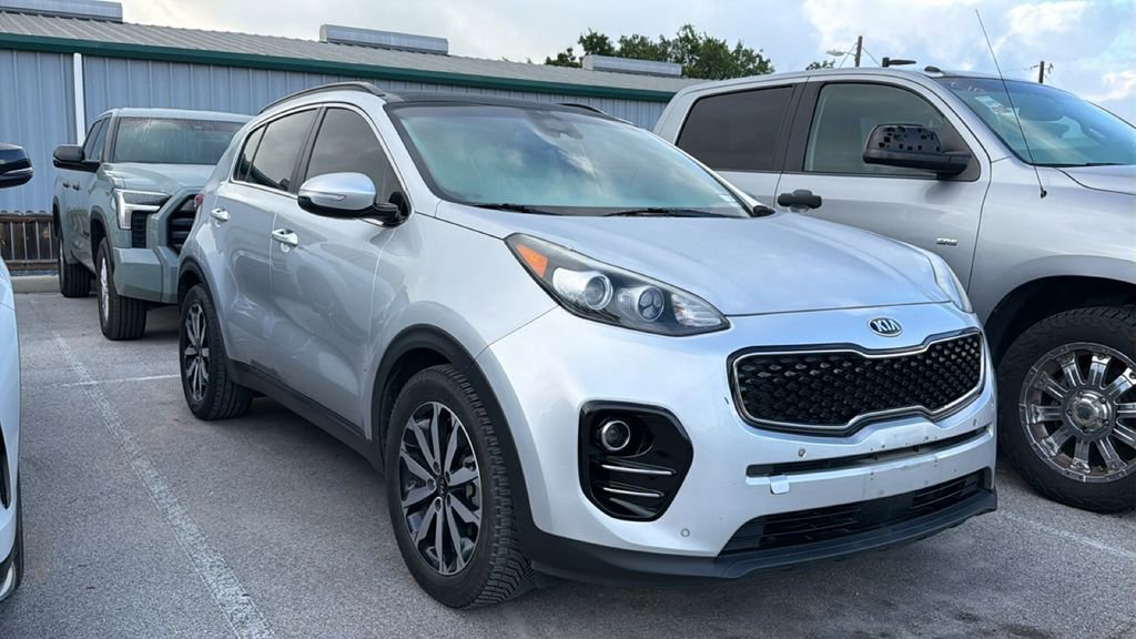 Used 2018 Kia Sportage EX w/ EX Technology Package FWD image 3
