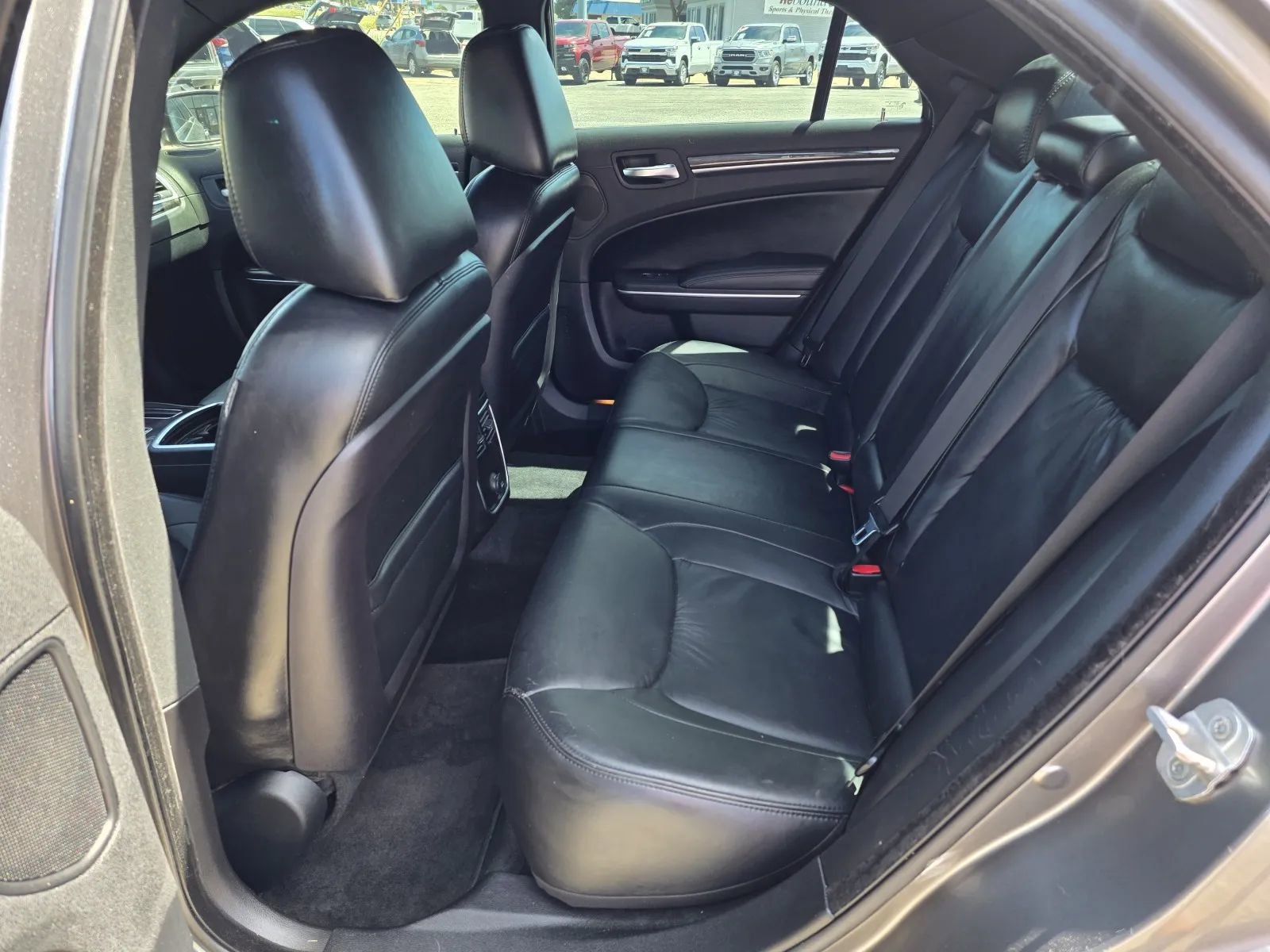 Used 2011 Chrysler 300 Limited w/ Sound Group RWD image 14