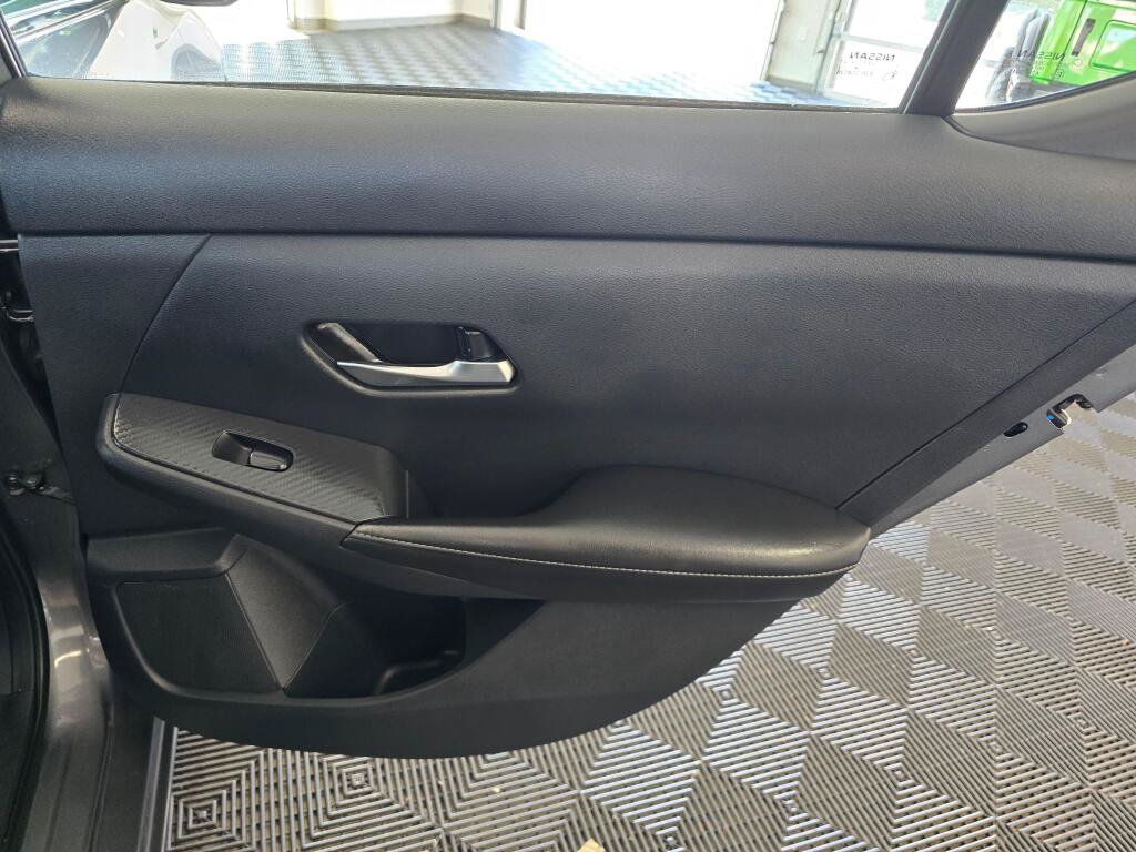 Used 2021 Nissan Sentra SV FWD image 38