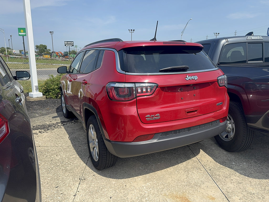 Used 2020 Jeep Compass Latitude w/ Cold Weather Group AWD/4WD image 2