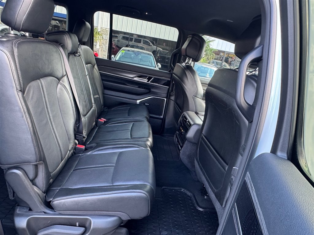 Used 2024 Jeep Wagoneer L Series II w/ Flexible Seating Group image 21