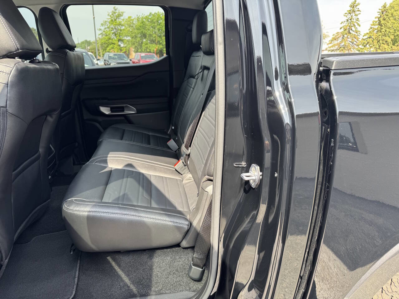 Used 2024 Ford Ranger Lariat w/ FX4 Off-Road Package image 8