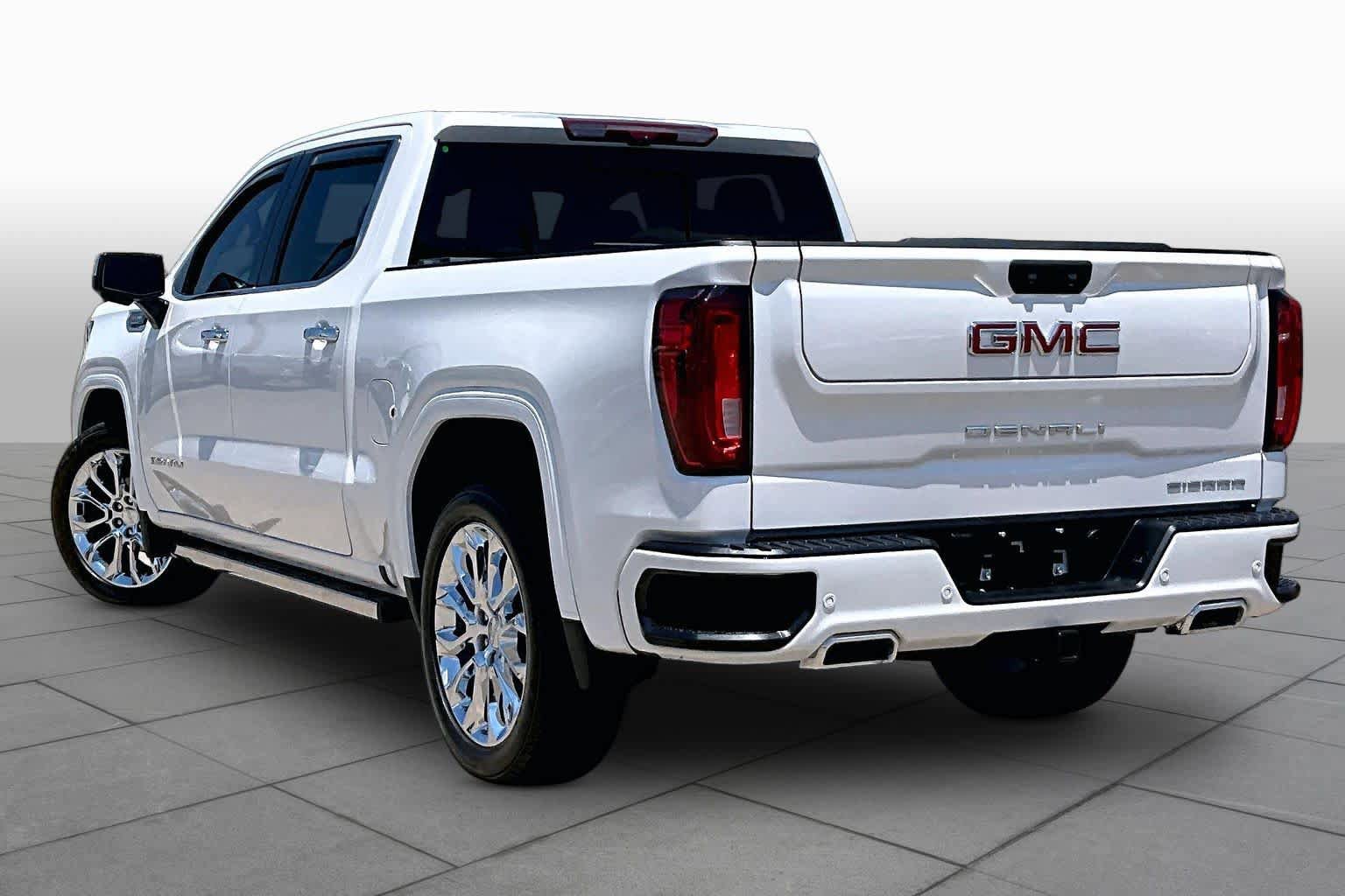 Used 2025 GMC Sierra 1500 Denali w/ Denali Reserve Package AWD/4WD image 12