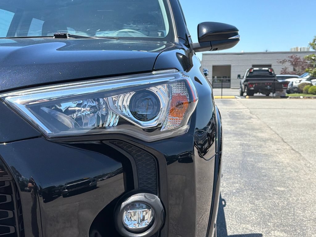 Used 2021 Toyota 4Runner SR5 Premium w/ Moonroof Package AWD/4WD image 11
